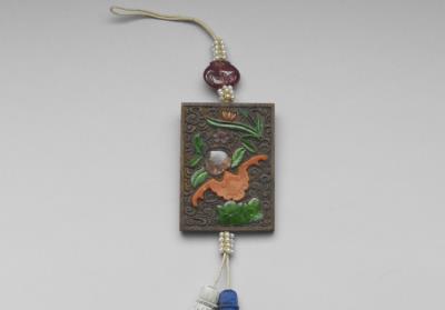 图片[2]-Agarwood pendant of happiness and longevity with gemstone inlay, Qing dynasty (1644-1911)-China Archive